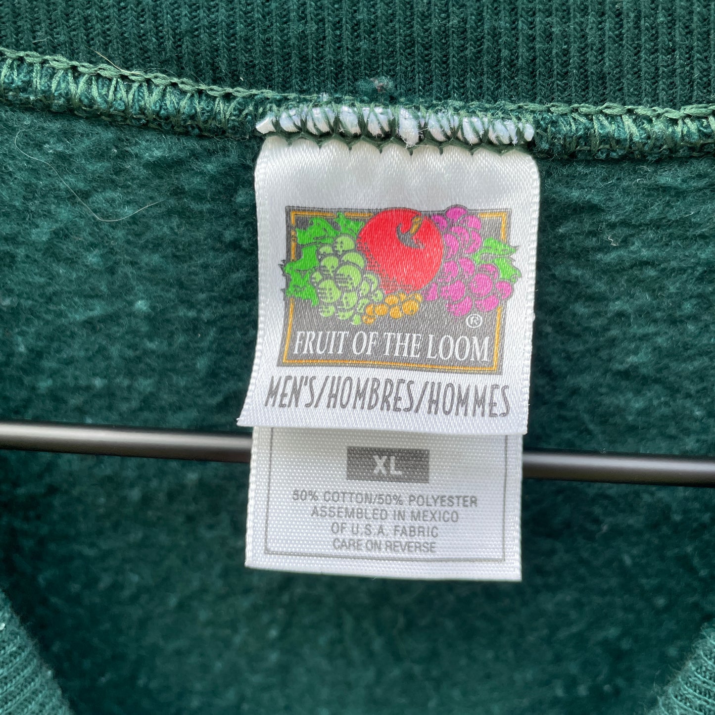 Green Sweatshirt with Circle Appliqué (size xl)