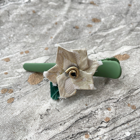 Flower Hair Clip - White & Gold