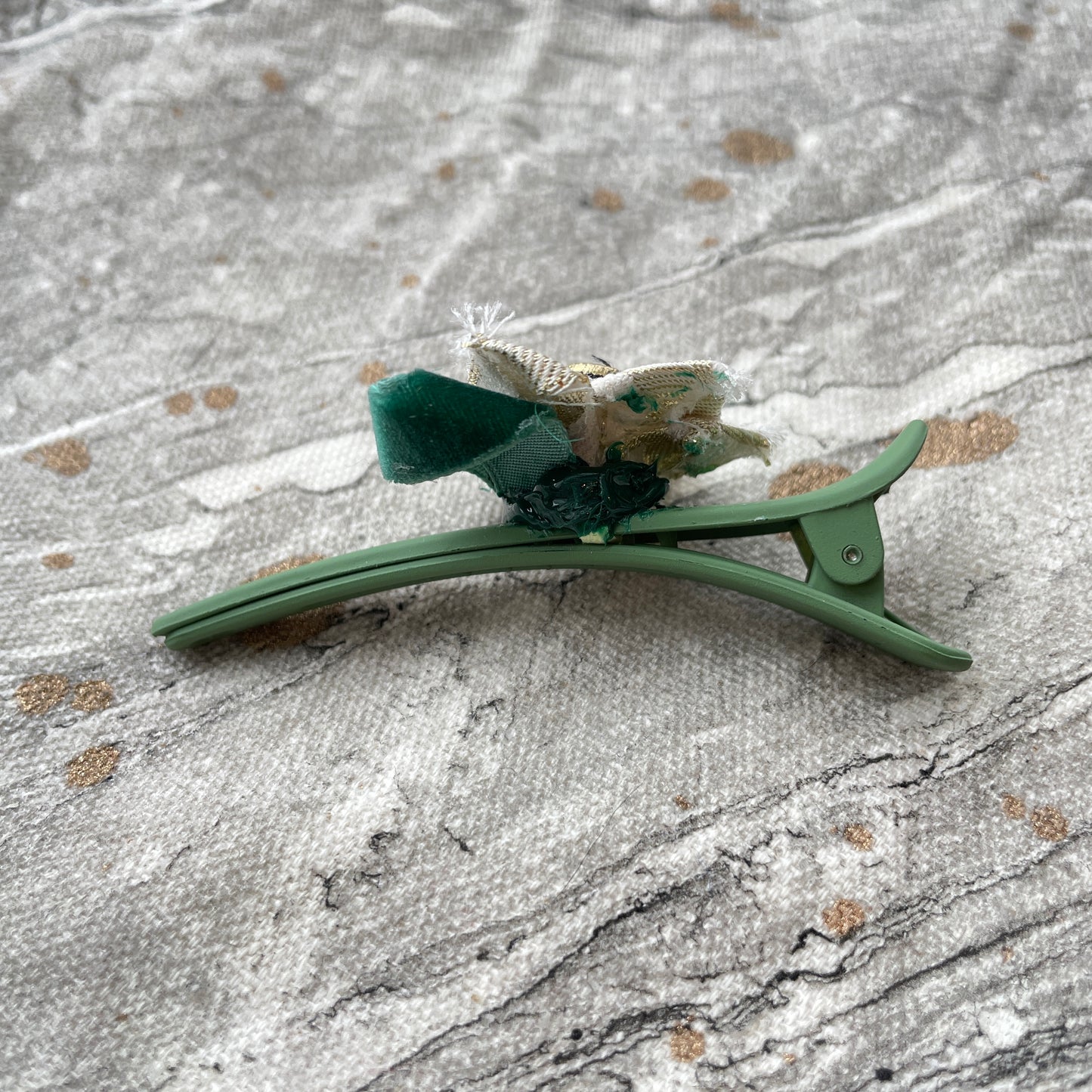 Flower Hair Clip - White & Gold