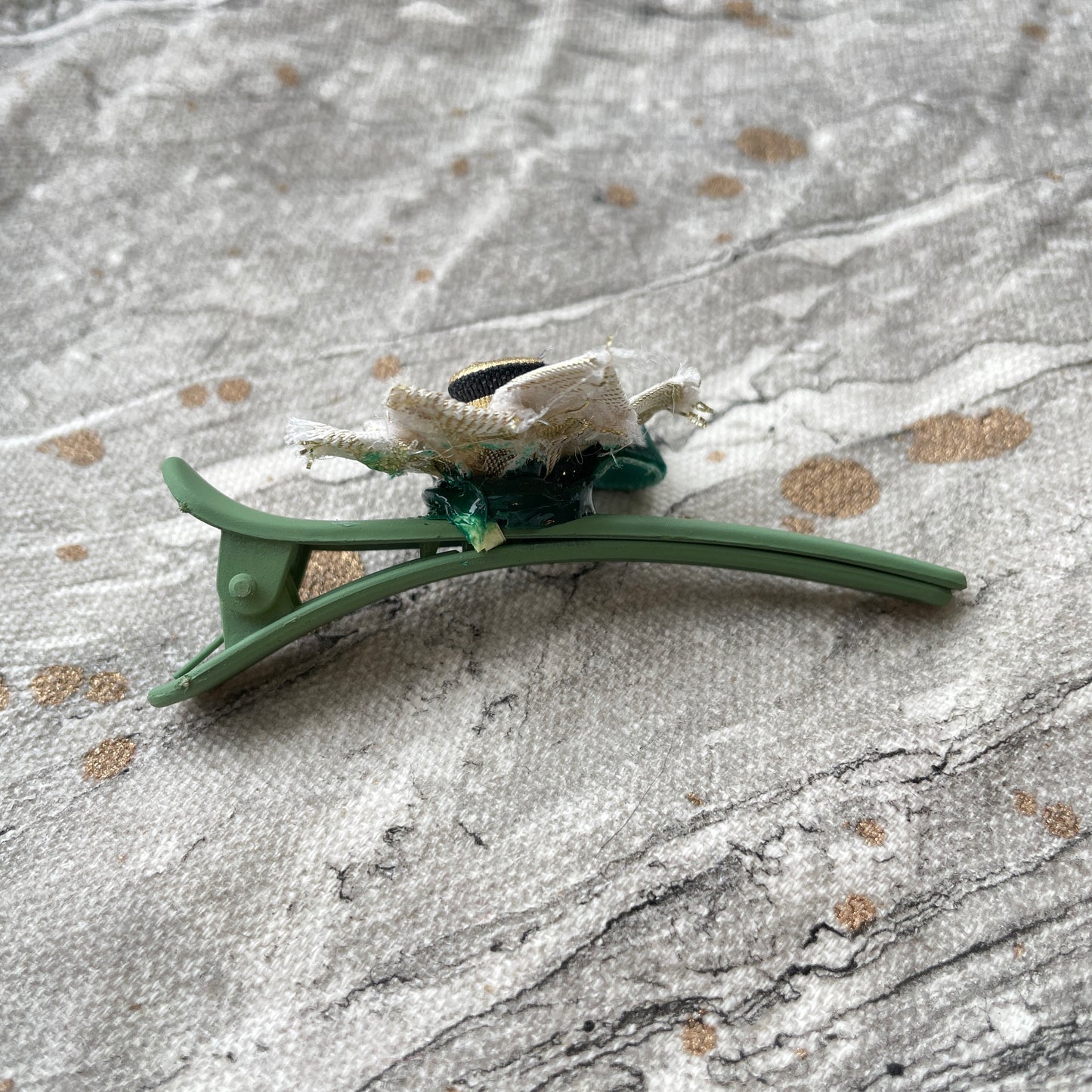 Flower Hair Clip - White & Gold