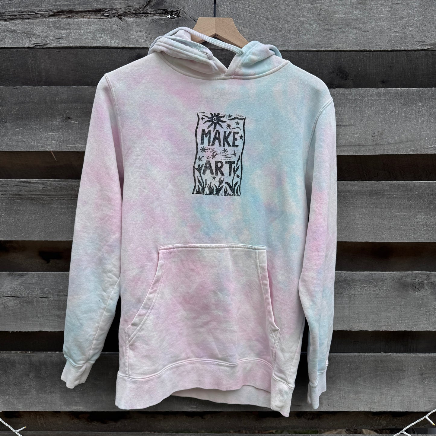 Tie Dye Sweatshirt with "Make Art" print (size s)