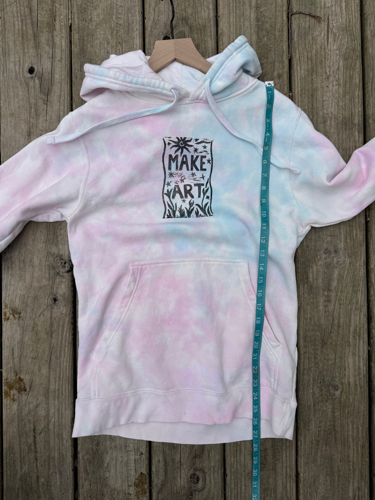 Tie Dye Sweatshirt with "Make Art" print (size s)