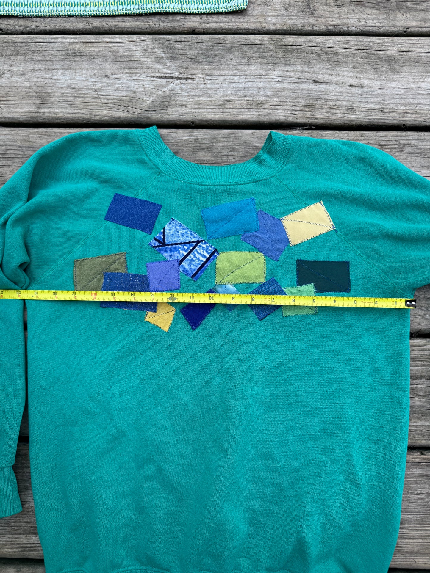 Green Sweatshirt with Abstract Appliqué (size M)