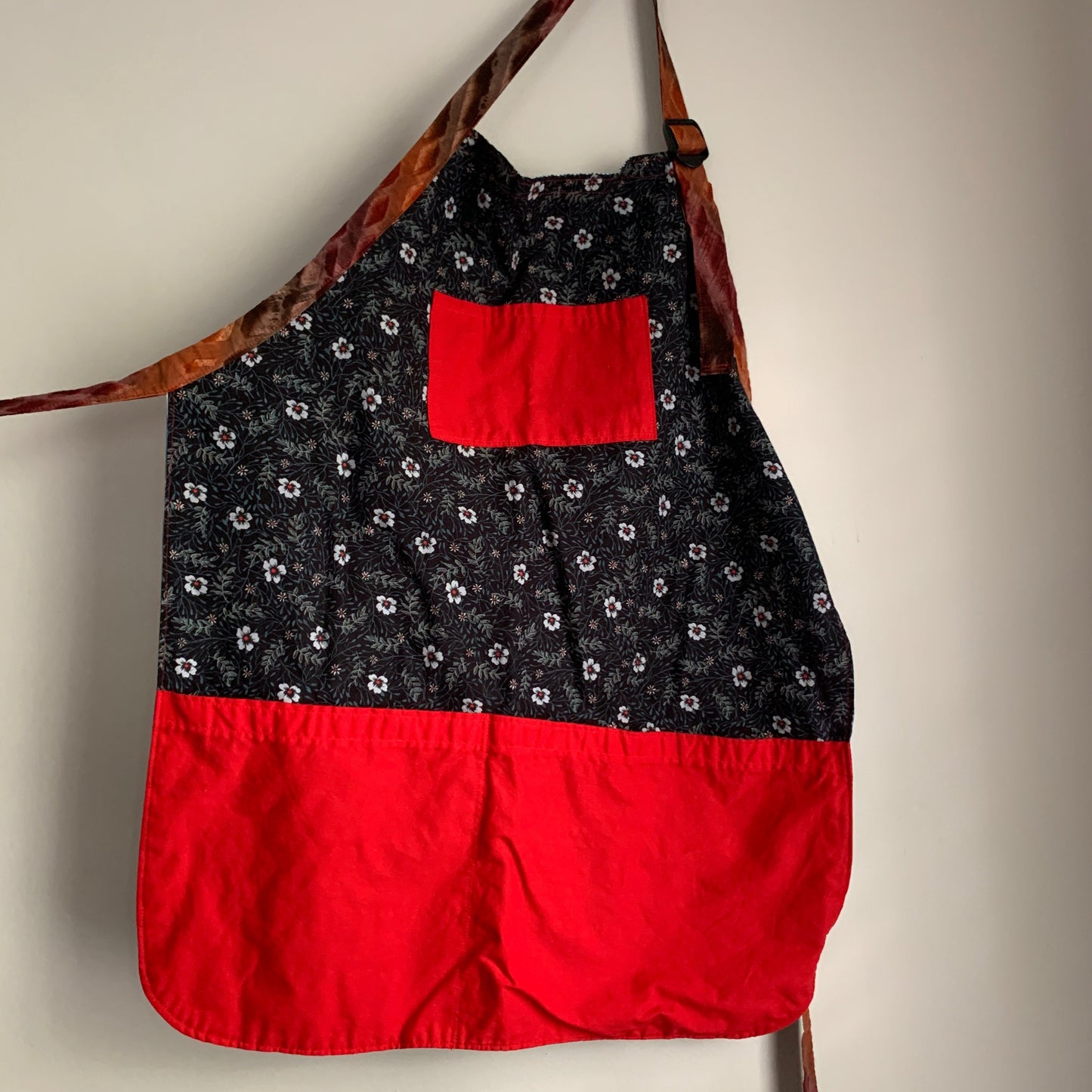 Apron - Navy & Red