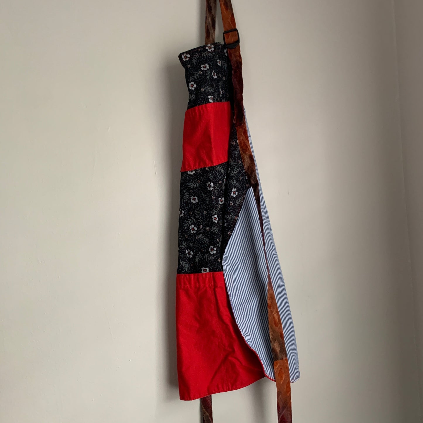 Apron - Navy & Red